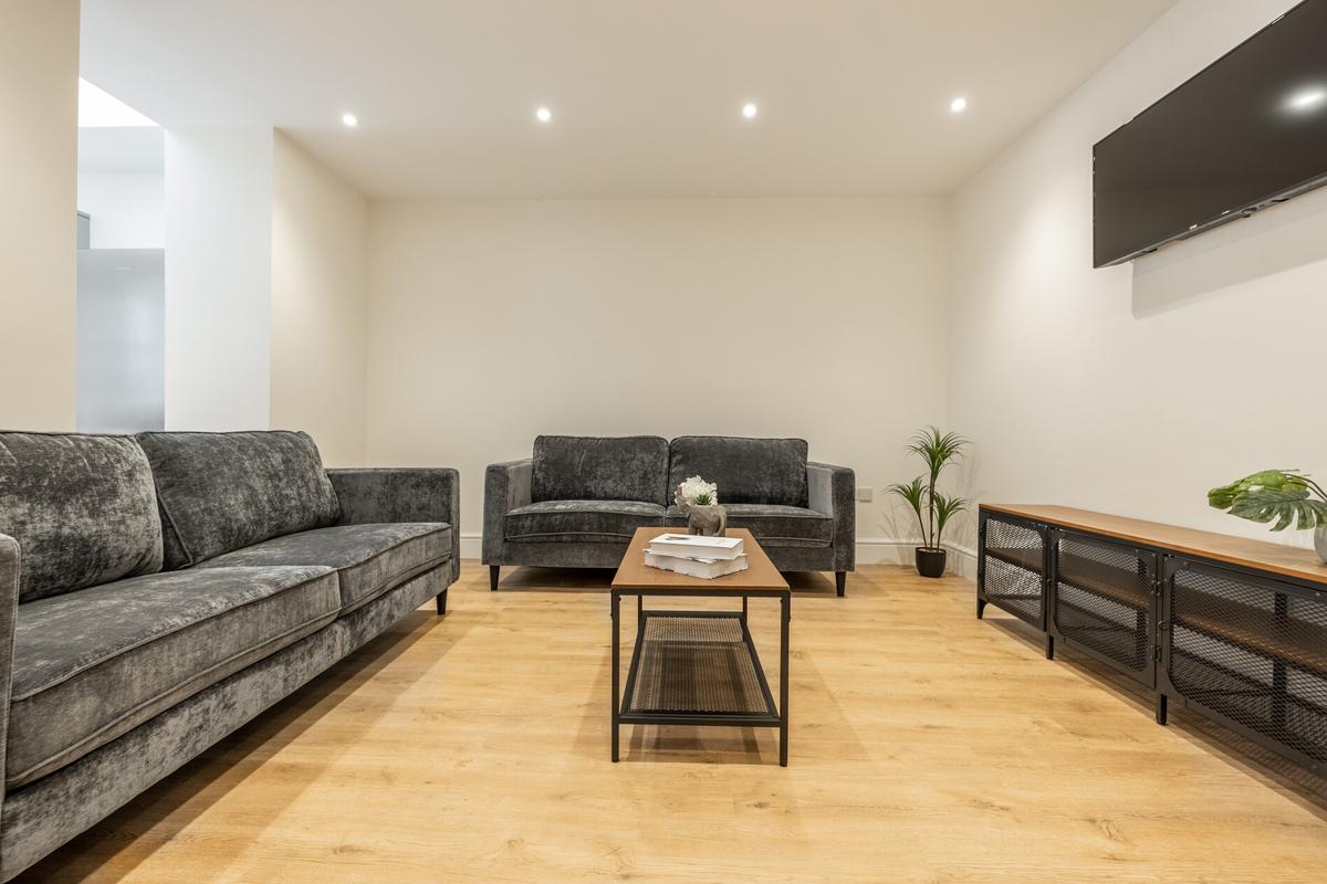 7 bedroom house on Whitham Road, Broomhill, Sheffield