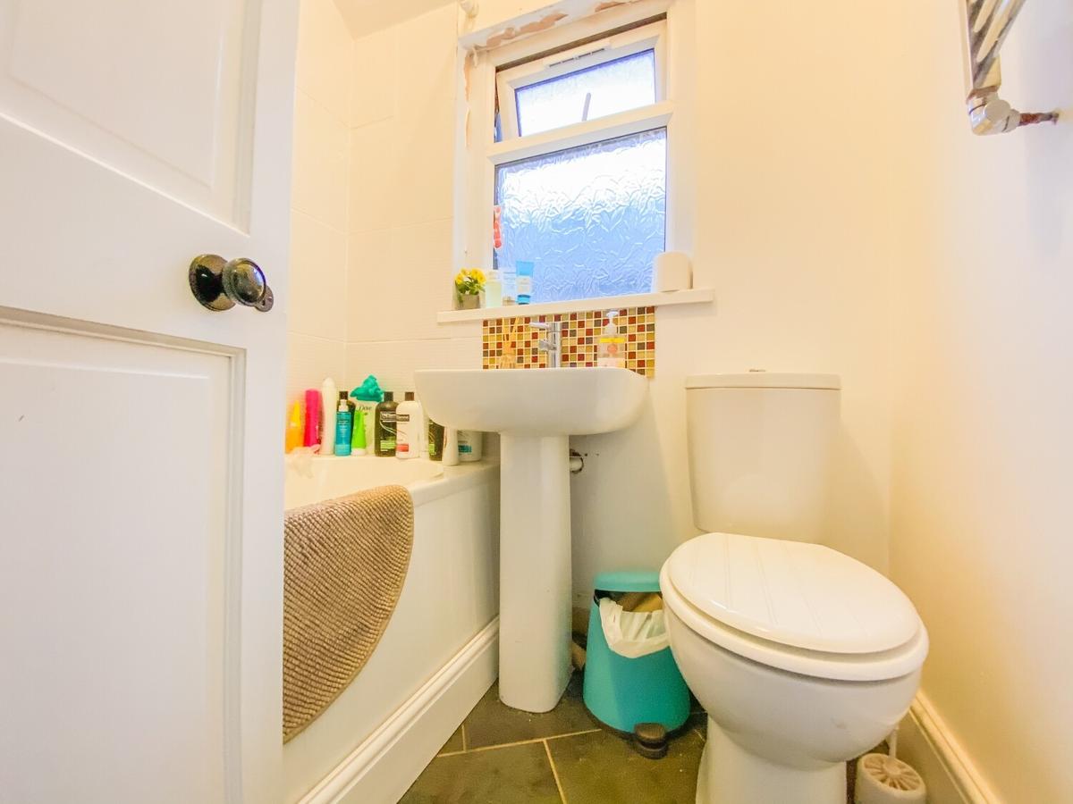 3 bedroom house for rent Canada Road, Cardiff, CF14 3BW UniHomes