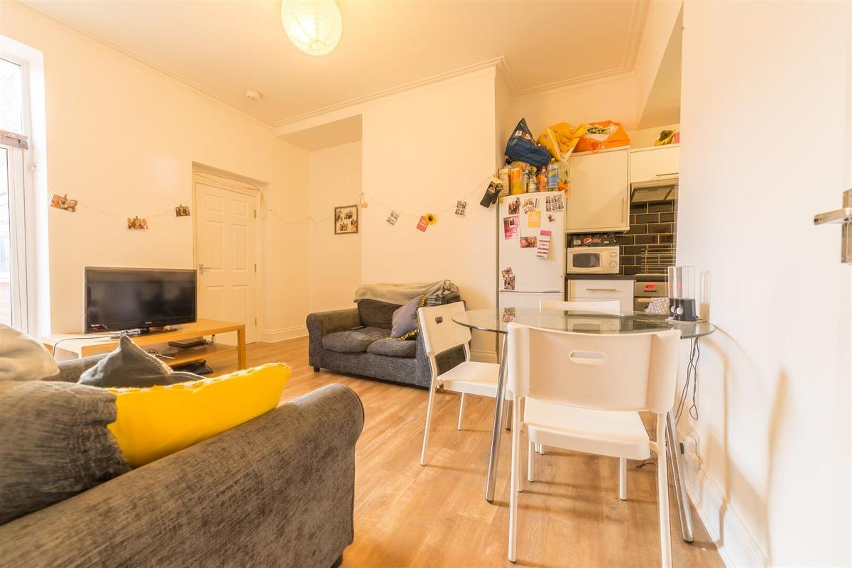 3 bedroom apartment for rent Helmsley Road, Newcastle, NE2 1RE UniHomes