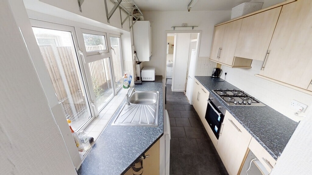 4 bedroom house for rent Guildford Park Road, Surrey, GU2 7NF UniHomes