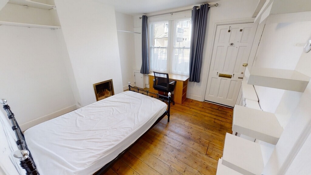 4 bedroom house for rent Guildford Park Road, Surrey, GU2 7NF UniHomes