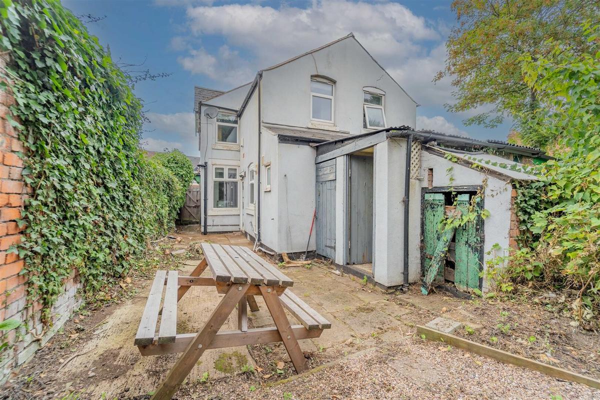 4 bedroom house for rent Oak Tree Lane, Birmingham, B29 6JE UniHomes