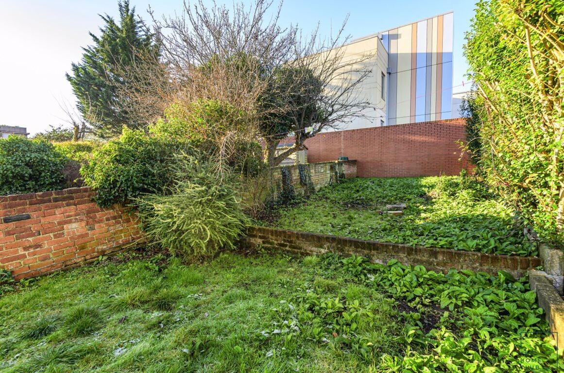 4 bedroom house for rent Denzil Road, Surrey, GU2 7NQ UniHomes