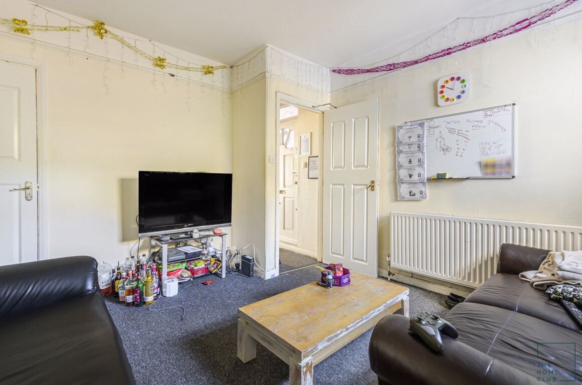 4 bedroom house for rent Denzil Road, Surrey, GU2 7NQ UniHomes