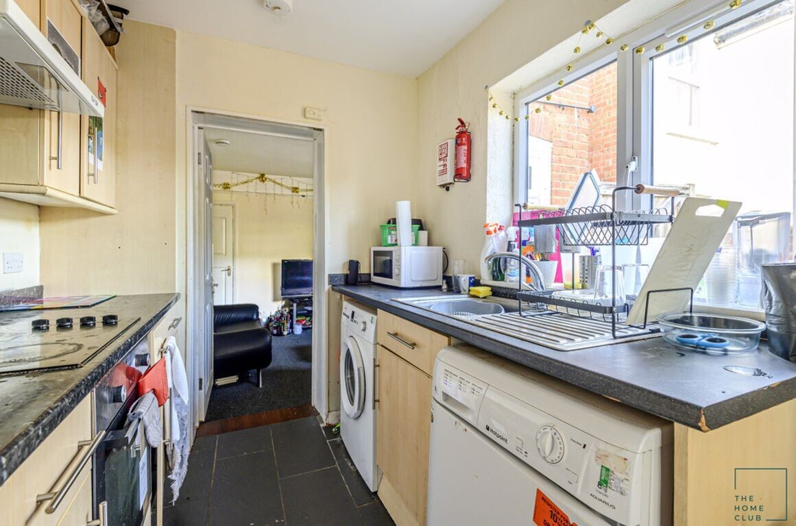 4 bedroom house for rent Denzil Road, Surrey, GU2 7NQ UniHomes