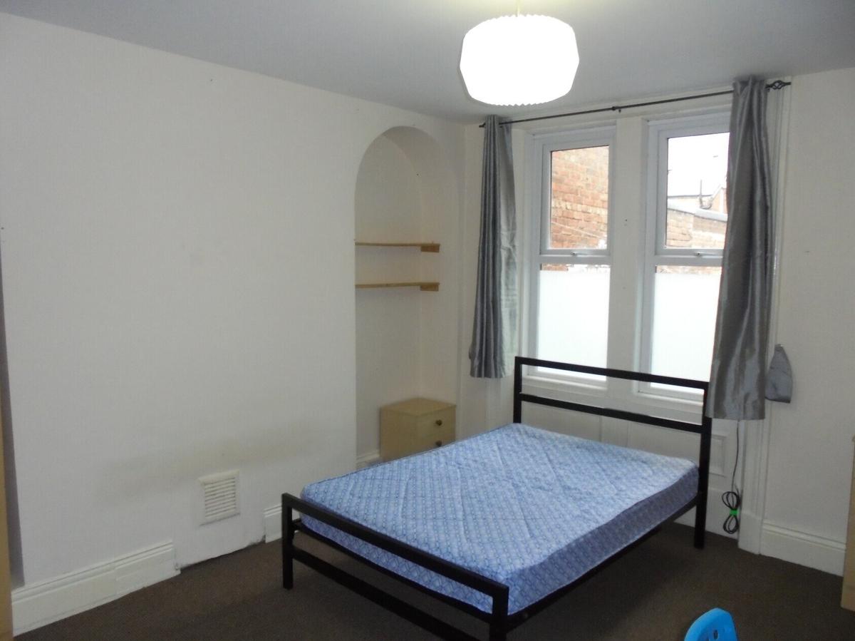 6 bedroom house for rent Heaton Grove, Newcastle, NE6 5NN UniHomes