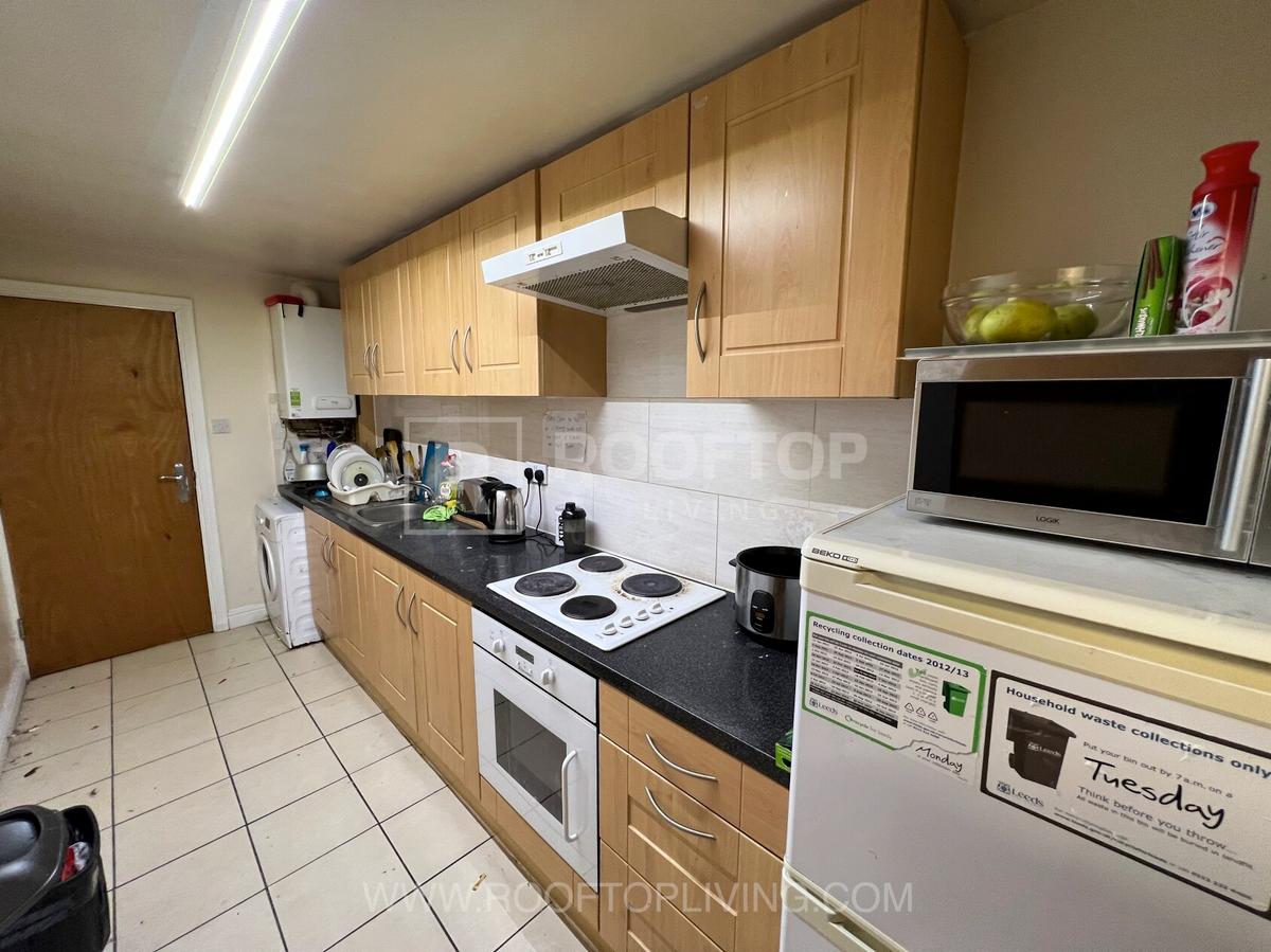 3 bedroom apartment for rent Cardigan Road, Leeds, LS6 3BJ UniHomes