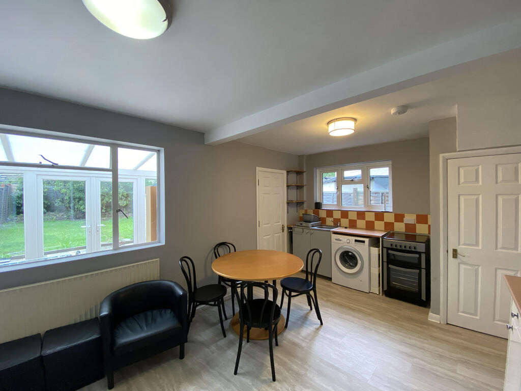 4 bedroom house for rent Ashwood Road, Surrey, TW20 0SU UniHomes