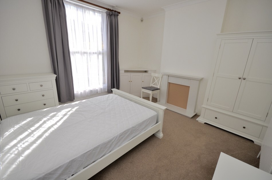 4 bedroom house for rent Chiltern View Road, London, UB8 2PE UniHomes