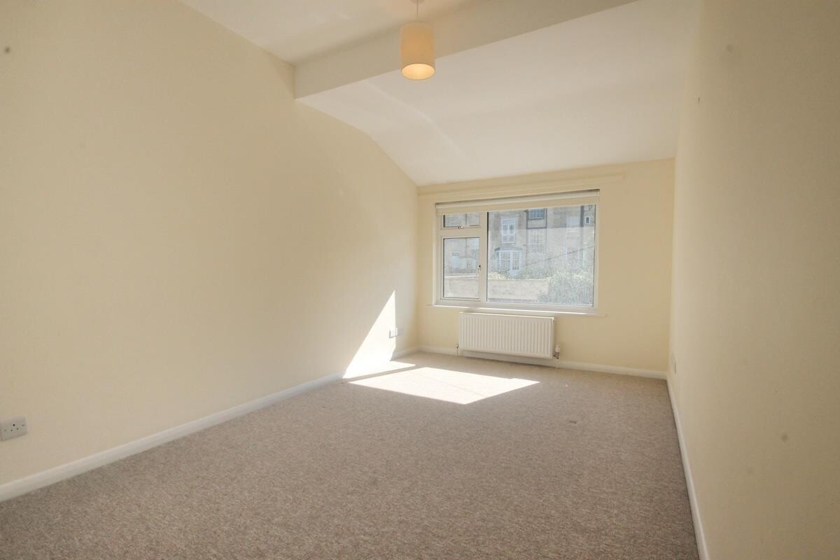 5 bedroom house for rent Henrietta Gardens, Bath, BA2 6NA UniHomes