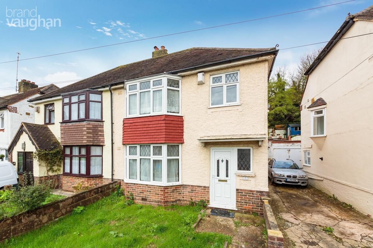 4 bedroom house for rent Upper Bevendean Avenue, Brighton, BN2 4FG