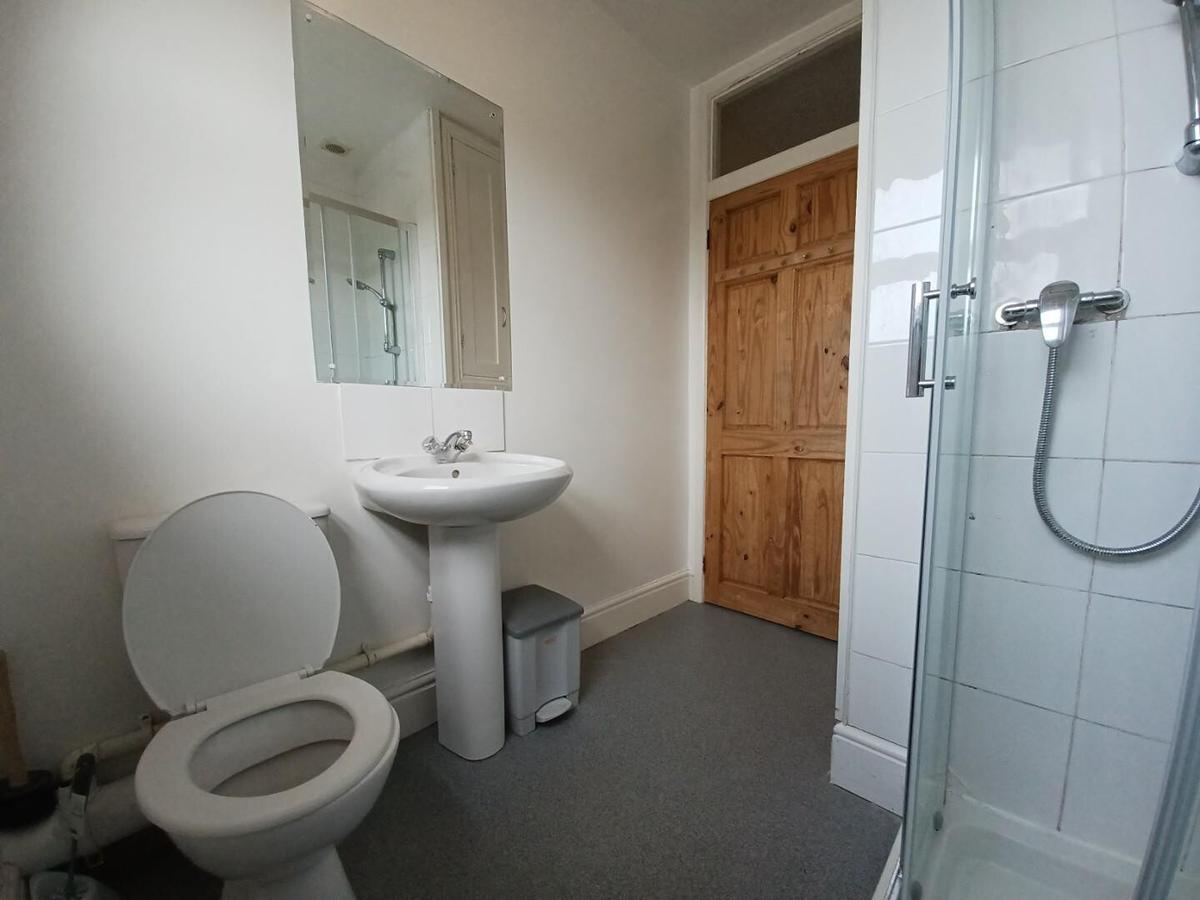 4 bedroom house for rent Kingsway, Bath, BA2 2NH UniHomes