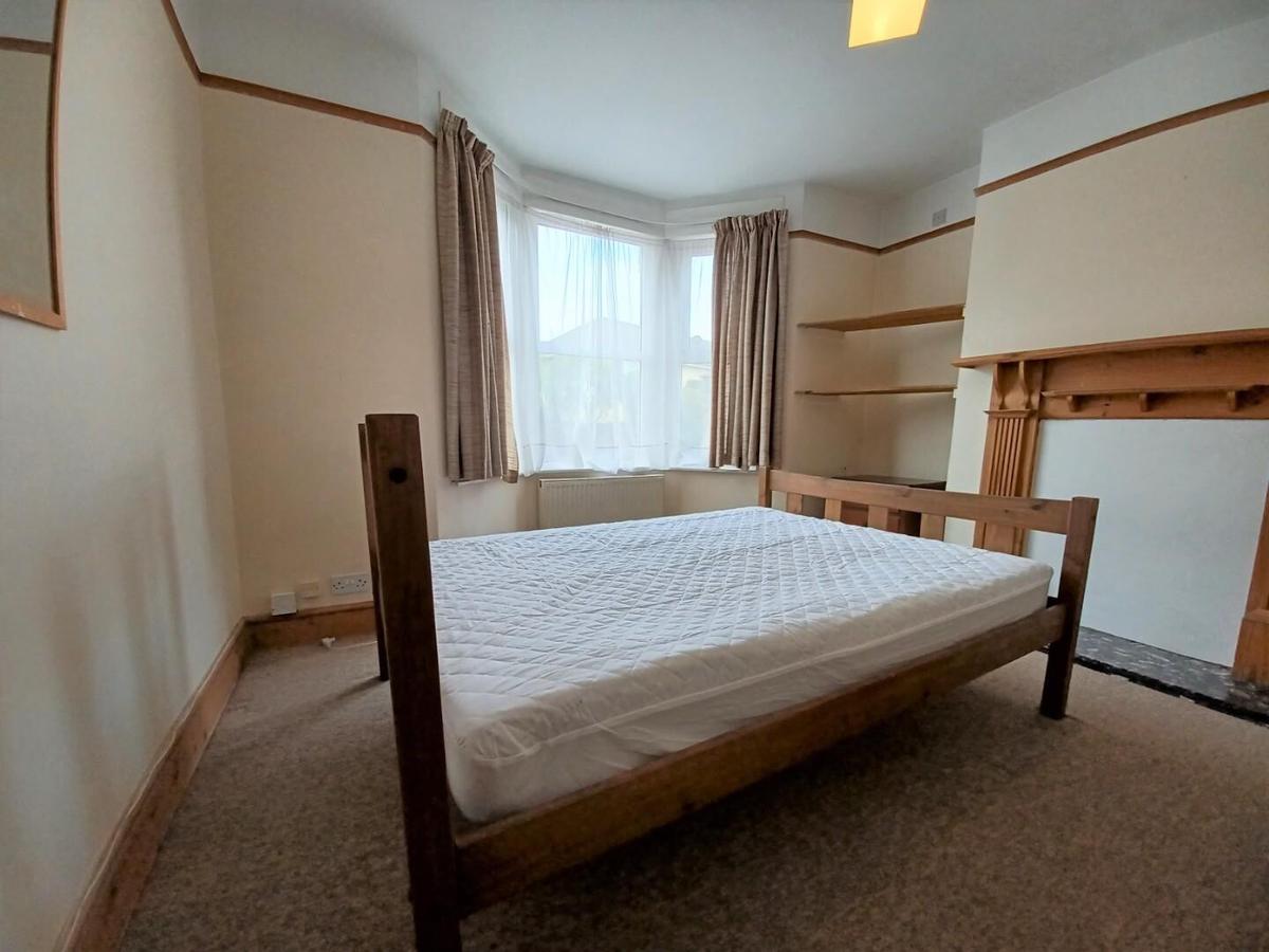 4 bedroom house for rent Kingsway, Bath, BA2 2NH UniHomes