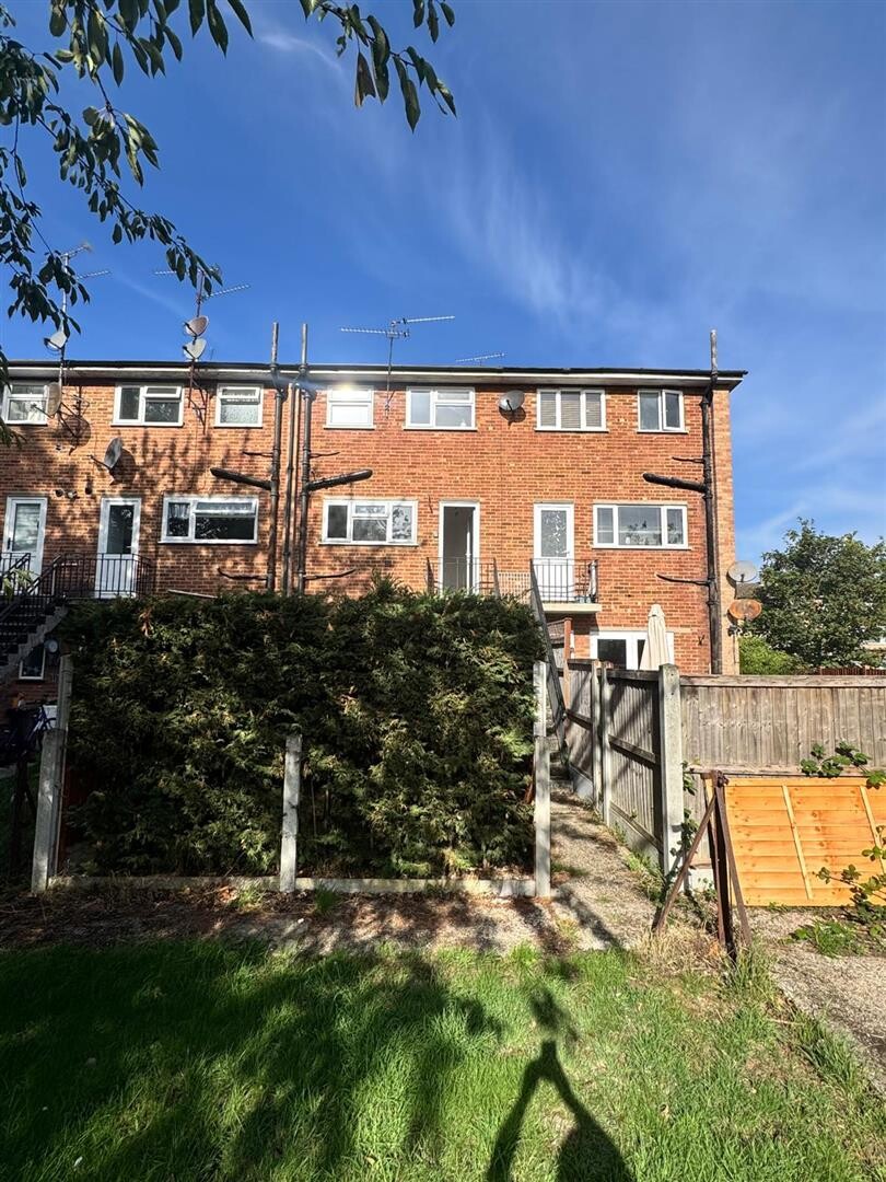 2 bedroom apartment on Bodmin Road, Bow, London