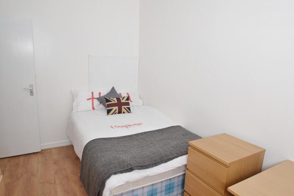 5 bedroom house for rent Standish Road, Manchester, M14 6NP UniHomes