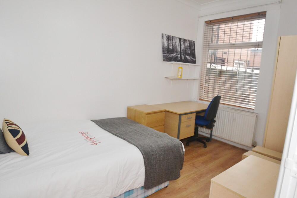 5 bedroom house for rent Standish Road, Manchester, M14 6NP UniHomes