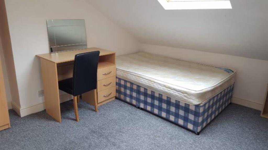 4 bedroom house for rent Rushworth Avenue Nottingham, NG2 7LF UniHomes