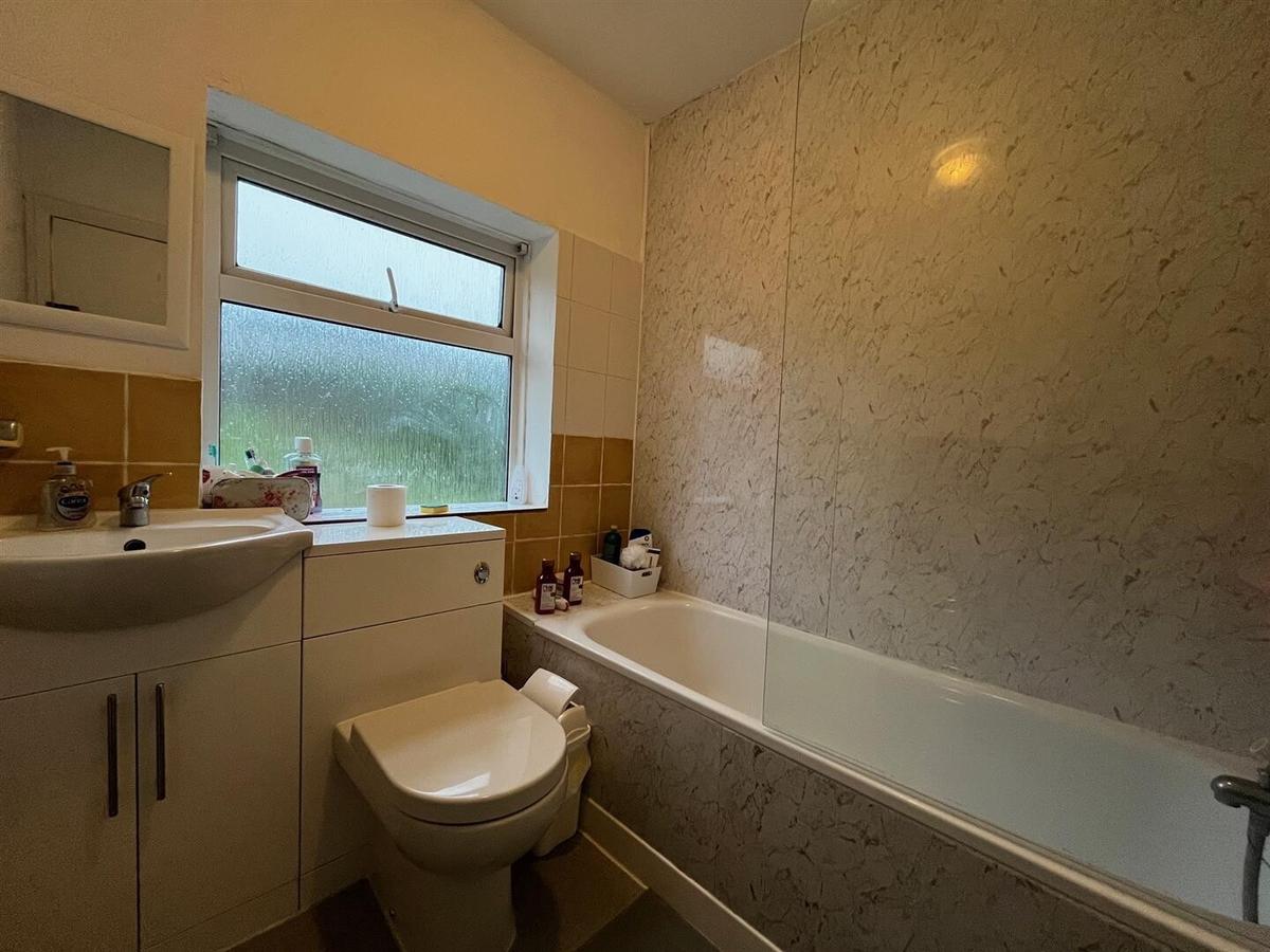 4 bedroom house for rent Bevendean Crescent, Brighton, BN2 4RB UniHomes