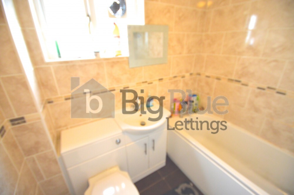 3 bedroom house for rent Consort Terrace, Leeds, LS3 1ET UniHomes
