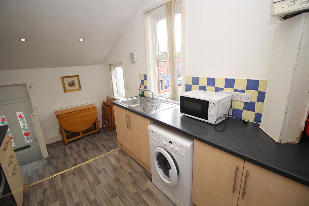 4 bedroom apartment for rent Sackville Road, Newcastle, NE6 5TA UniHomes