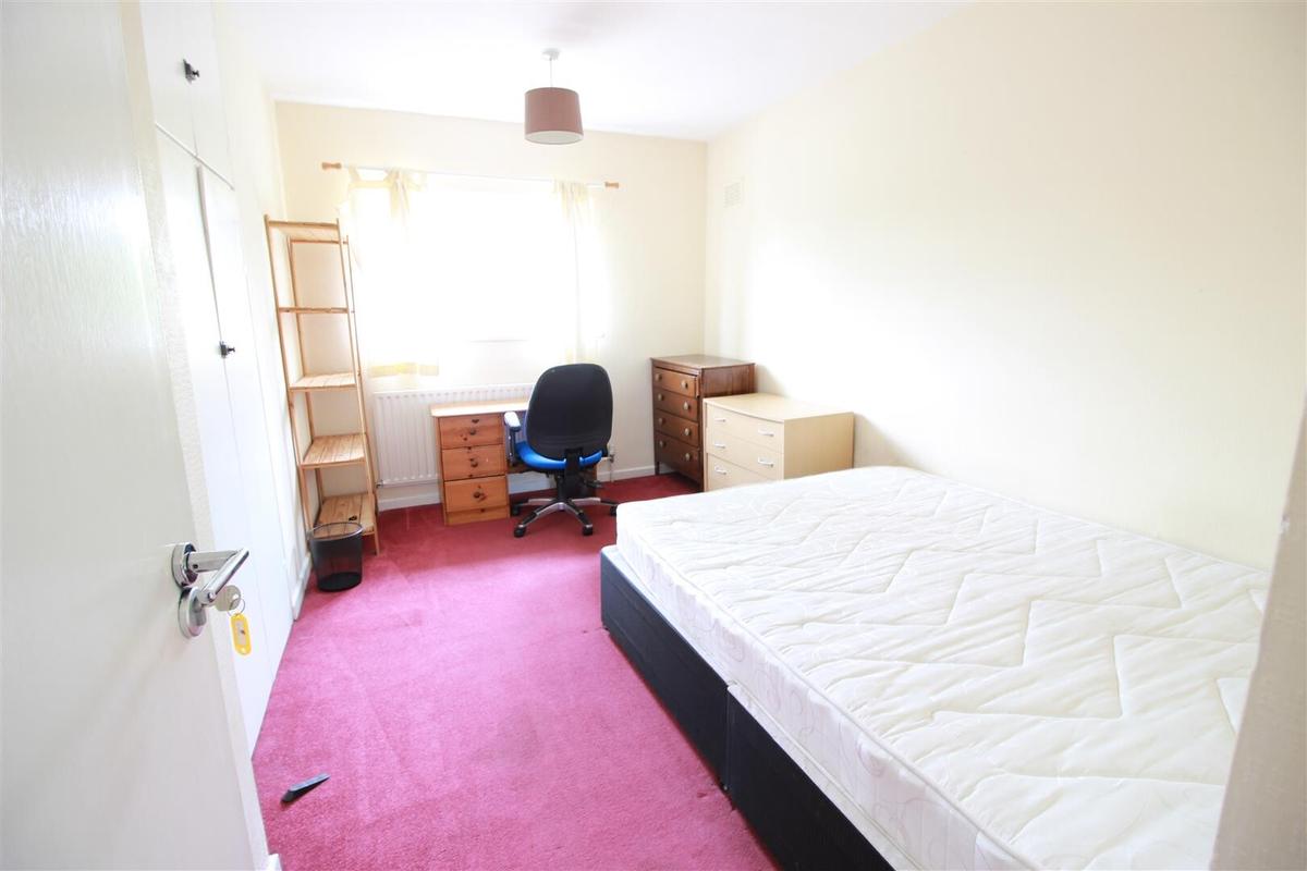 4 bedroom house for rent Peachey Lane, London, UB8 3RX UniHomes