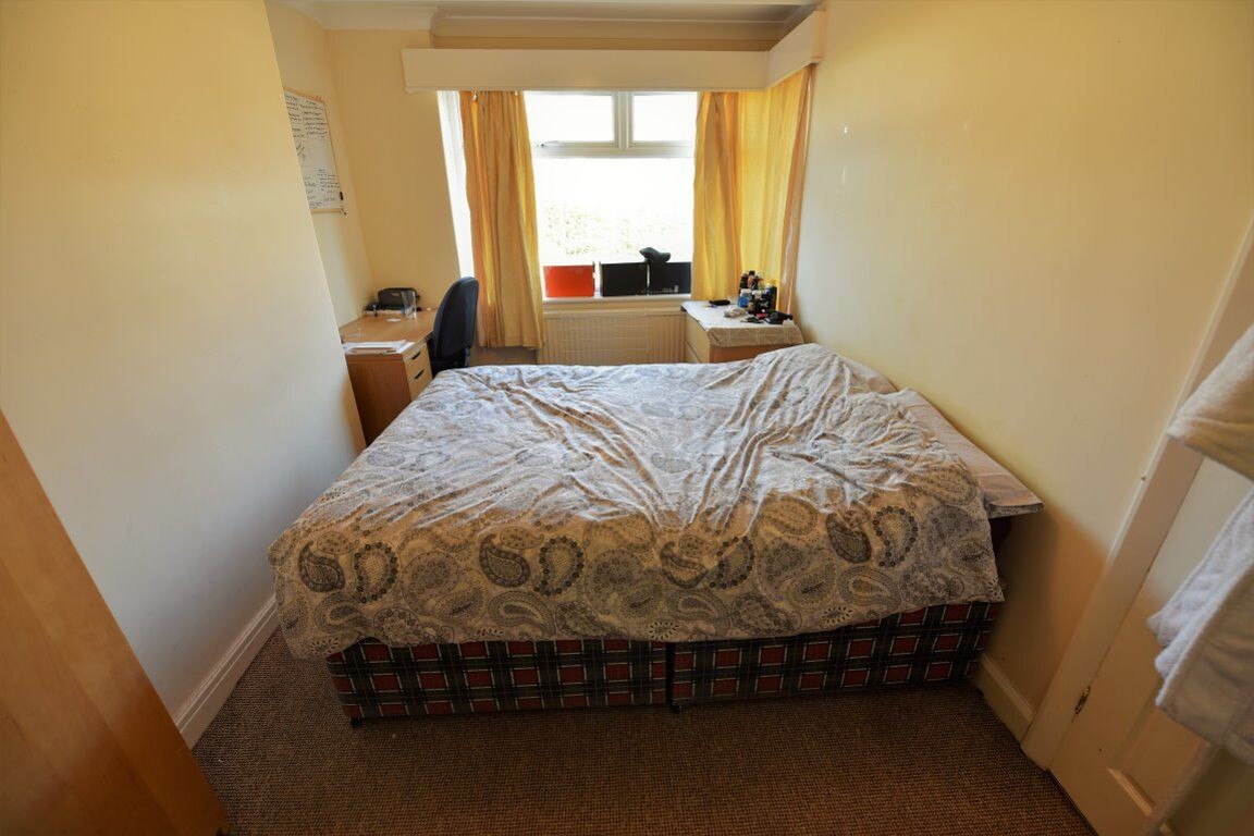 3 bedroom house for rent Cliffe Side Gardens, Leeds, LS6 2HA UniHomes