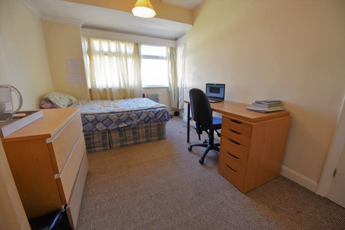 3 bedroom house for rent Cliffe Side Gardens, Leeds, LS6 2HA UniHomes