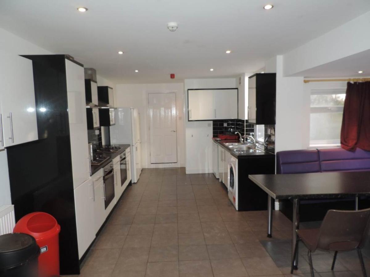 9 bedroom house for rent Miskin Street Cardiff, CF24 4AR UniHomes