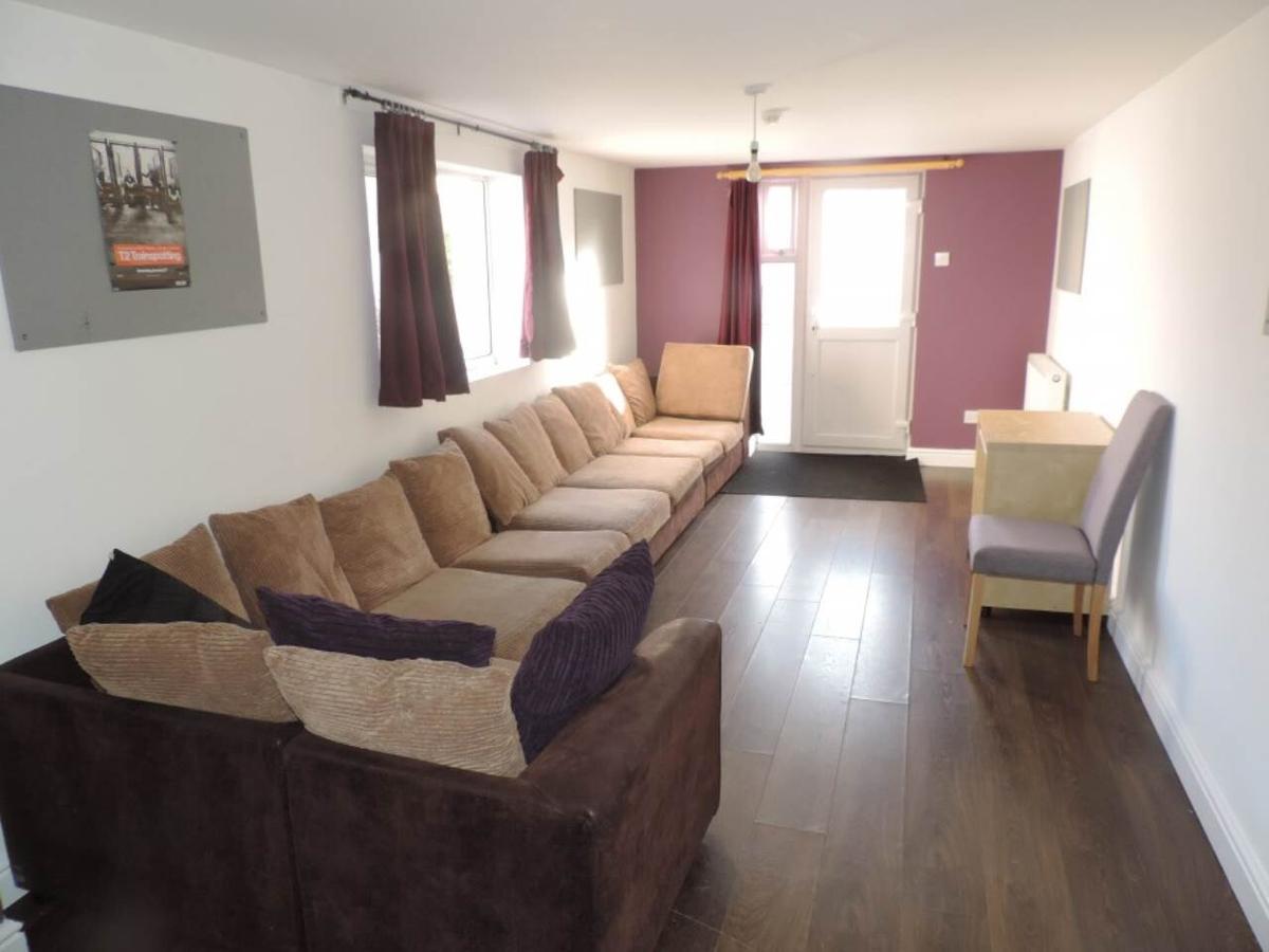 9 bedroom house for rent Miskin Street Cardiff, CF24 4AR UniHomes