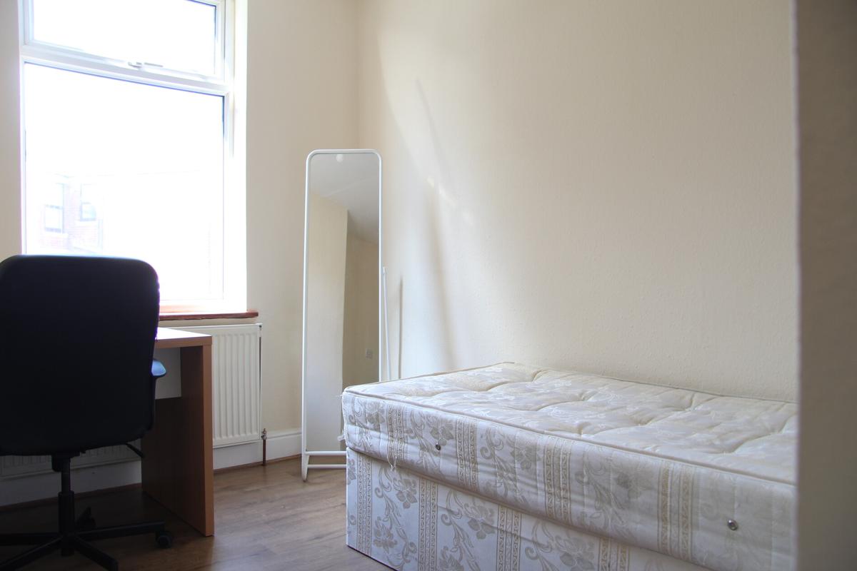 4 bedroom house for rent Earlsdon Avenue North, Coventry, CV5 6GN