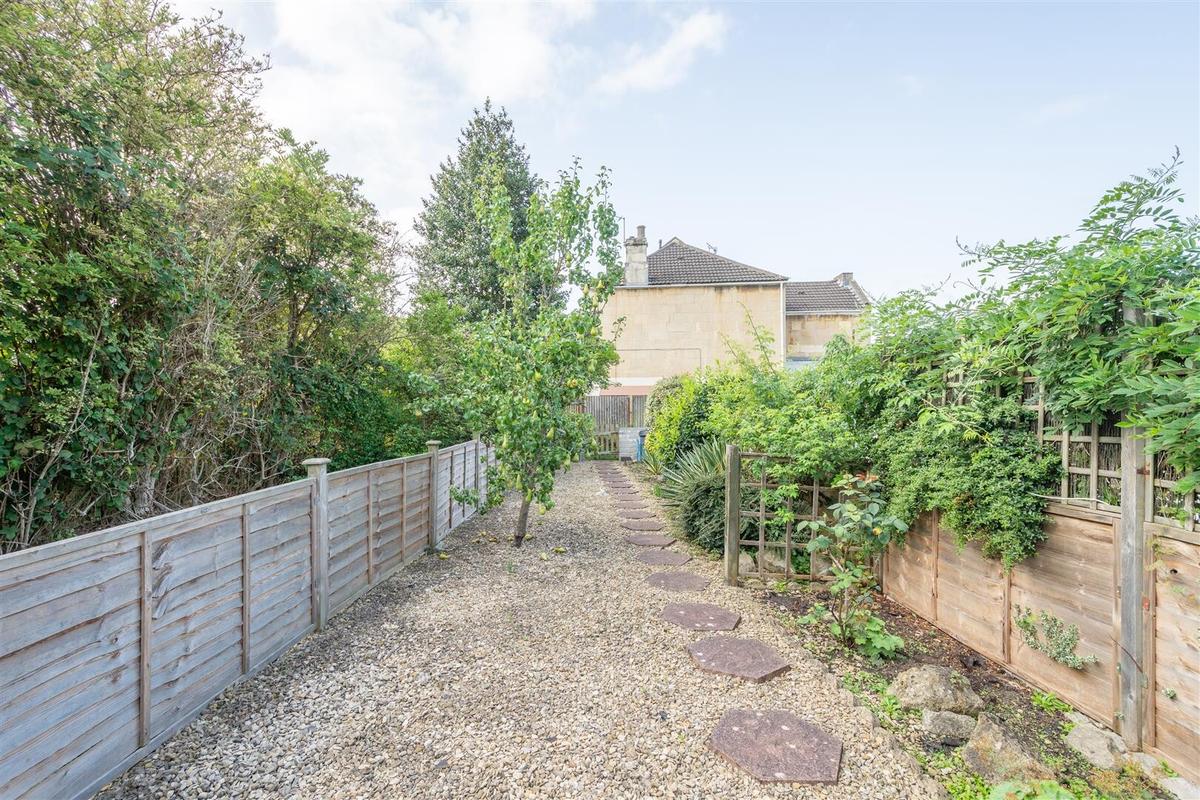 5 bedroom house for rent Stanley Road West, Bath, BA2 3HU UniHomes