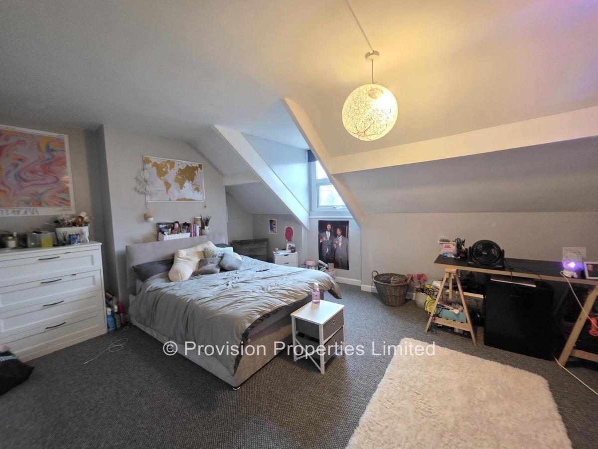 6 bedroom house on Cliff Mount Leeds, Woodhouse, Leeds