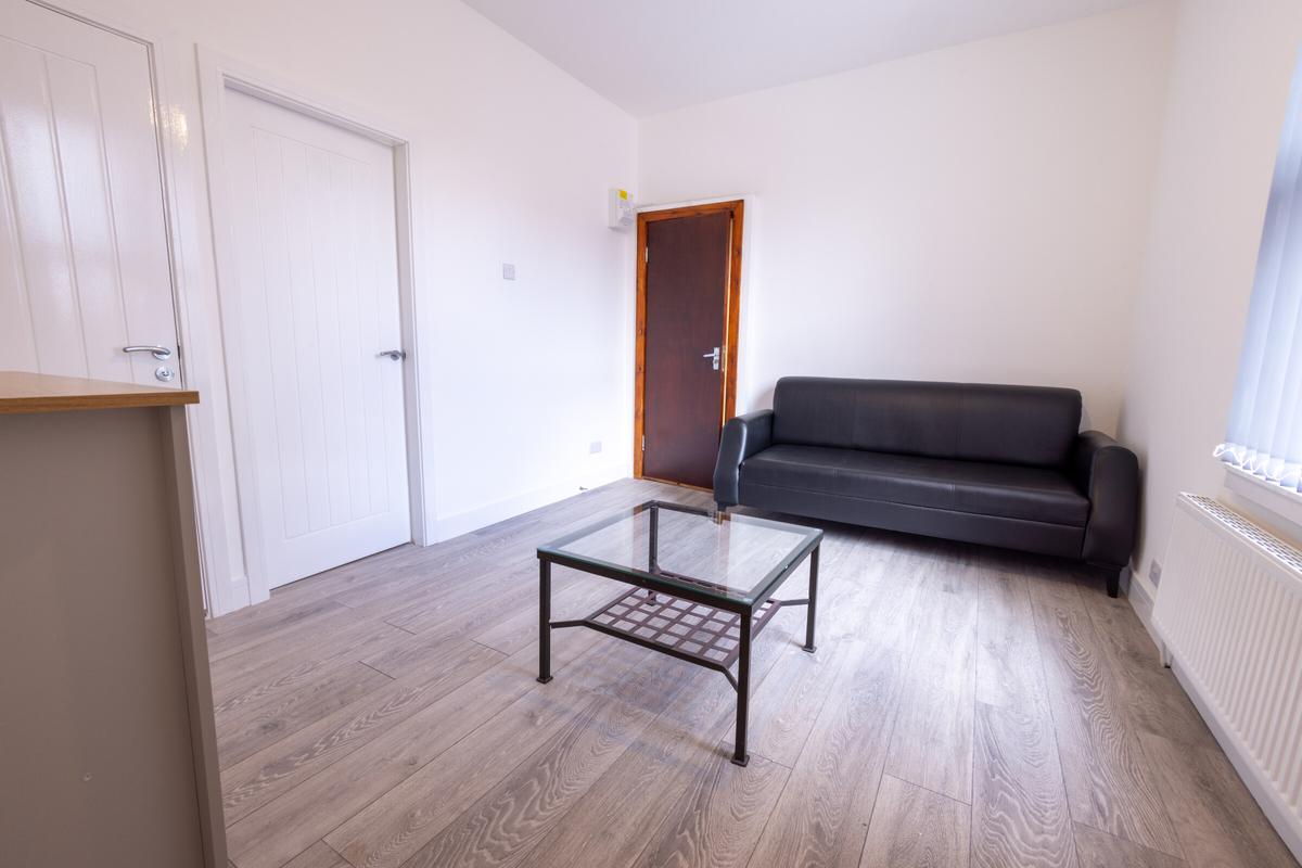 1 bedroom apartment for rent Edinburgh Grove, Leeds, LS12 3RL UniHomes