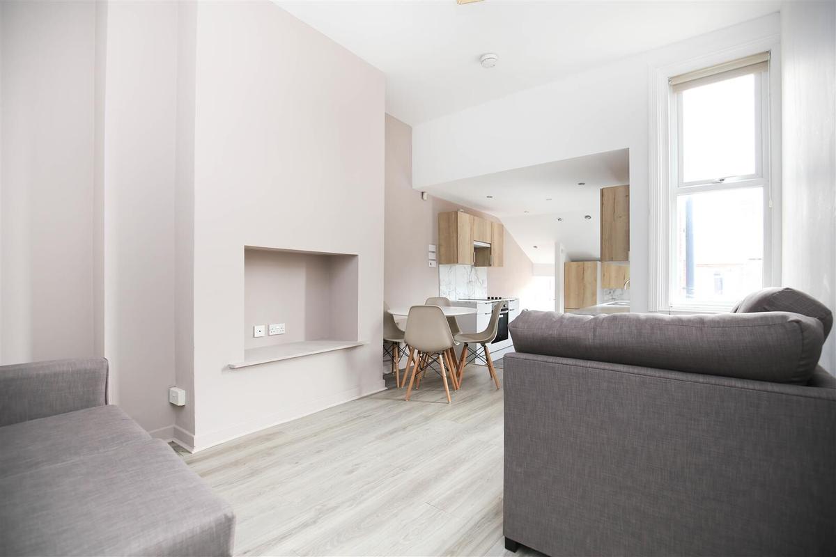 3 bedroom apartment for rent Sackville Road, Newcastle, NE6 5TA UniHomes
