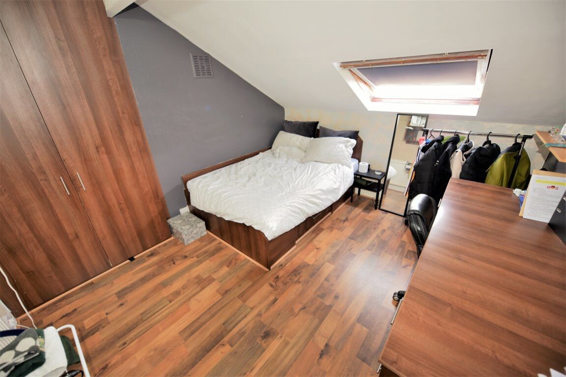 5 bedroom house for rent Moorland Avenue, Leeds, LS6 1AP UniHomes