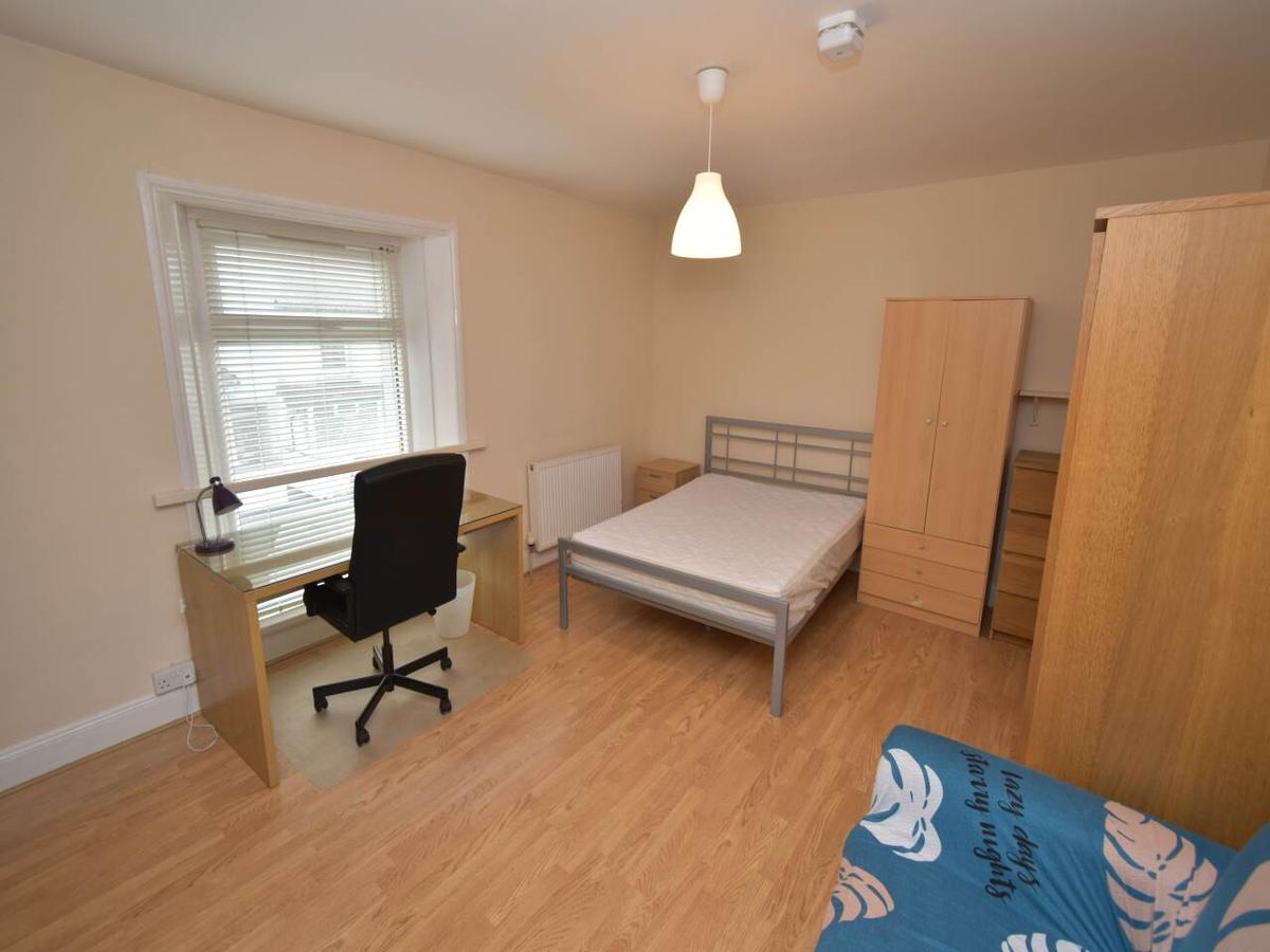 4 bedroom house for rent Argyle Street, Sandfields, City Centre