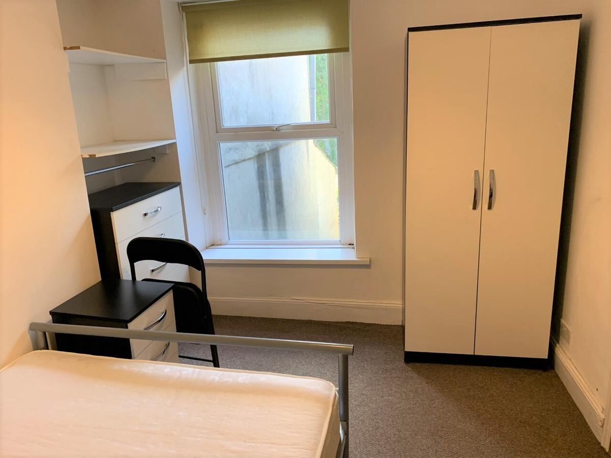 4 bedroom house for rent Seaview Terrace, Swansea, SA1 6FE UniHomes