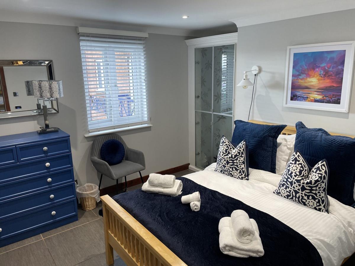 3 bedroom apartment for rent Monmouth House Manheim Quay, Swansea, SA1