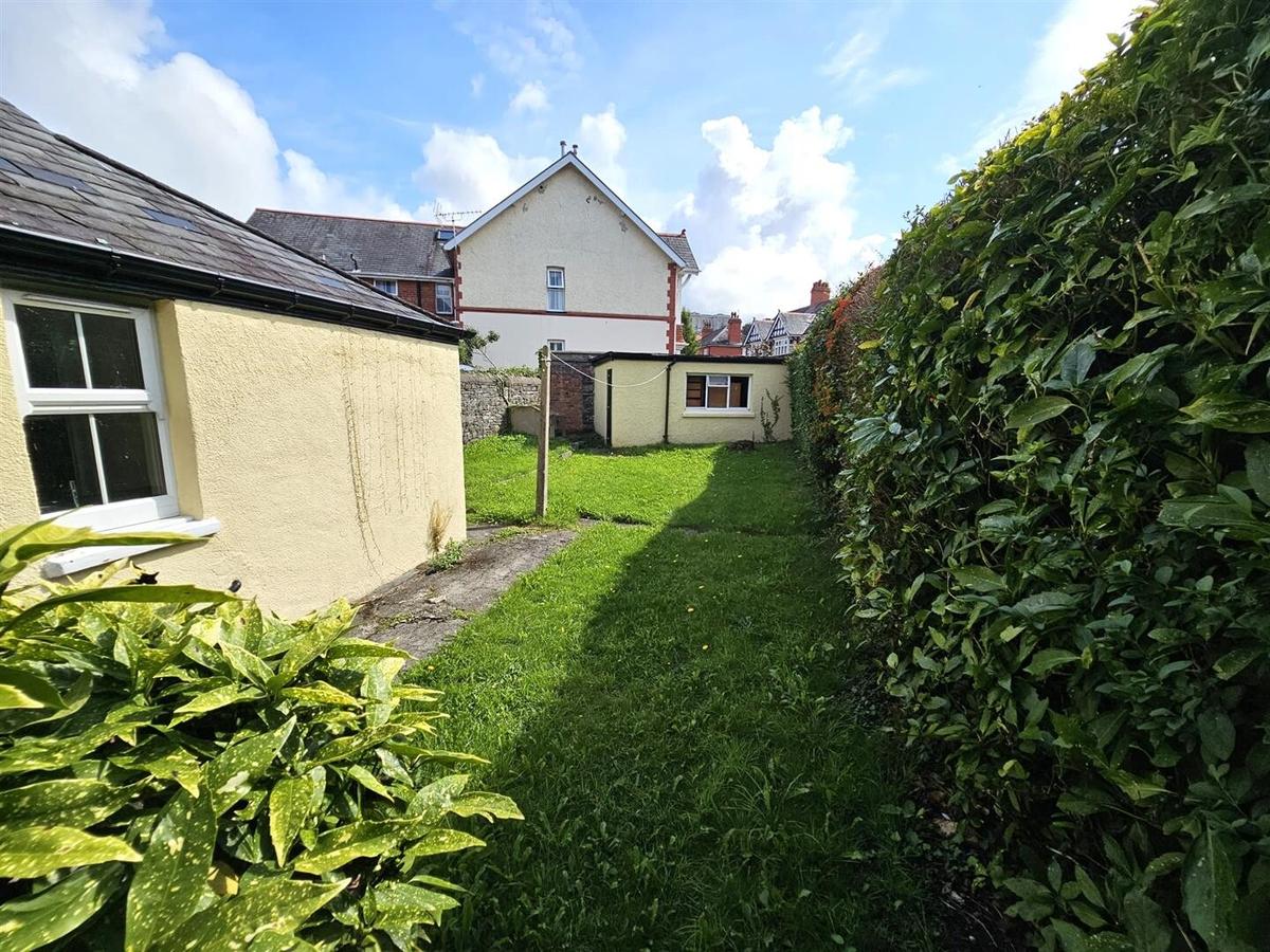 8 bedroom house for rent Caradoc Road, Aberystwyth, SY23 2JY UniHomes