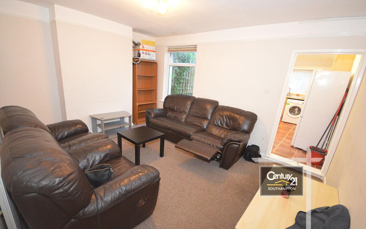 3 bedroom apartment for rent Burton Road, Southampton, SO15 2HZ UniHomes