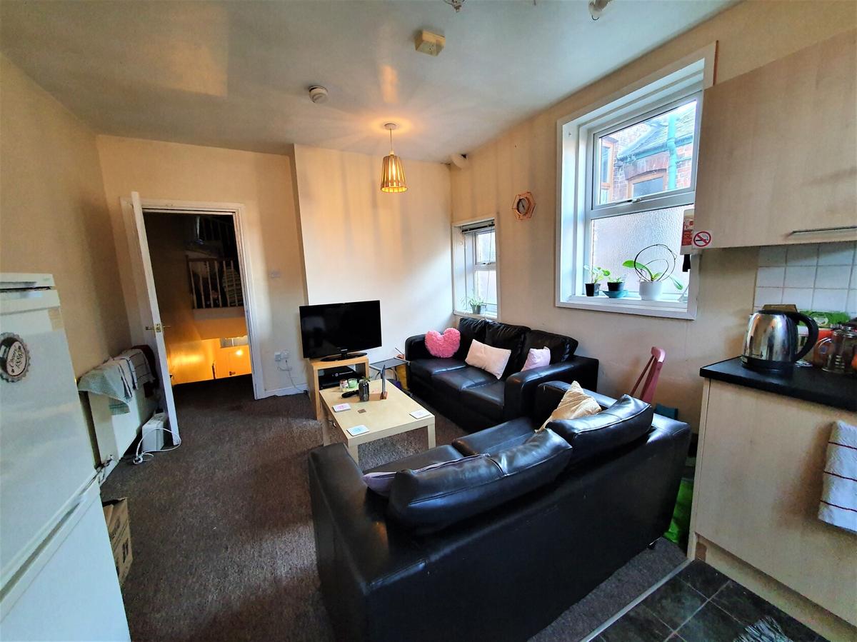 4 bedroom house for rent Rothbury Terrace, Newcastle, NE6 5XJ UniHomes