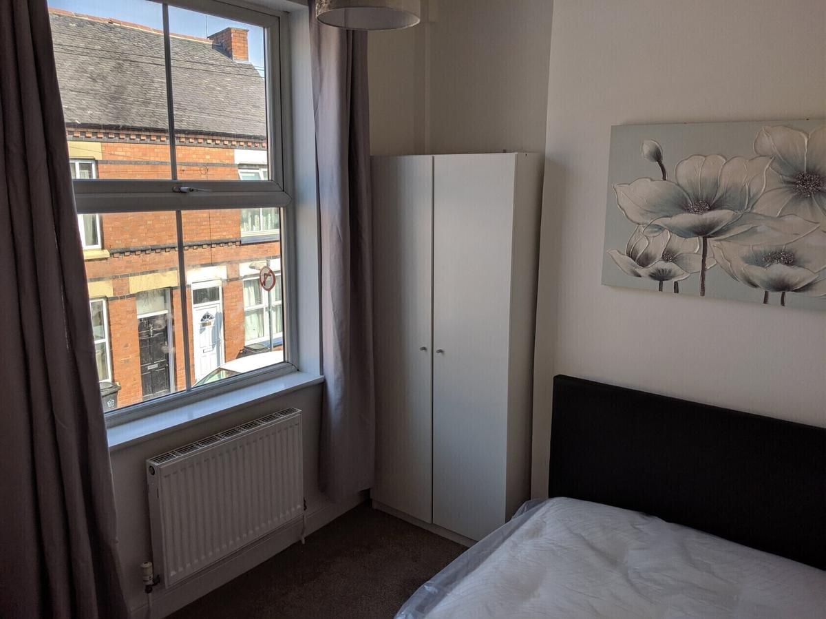 4 bedroom apartment for rent Knighton Lane, Leicester, LE2 8BH UniHomes