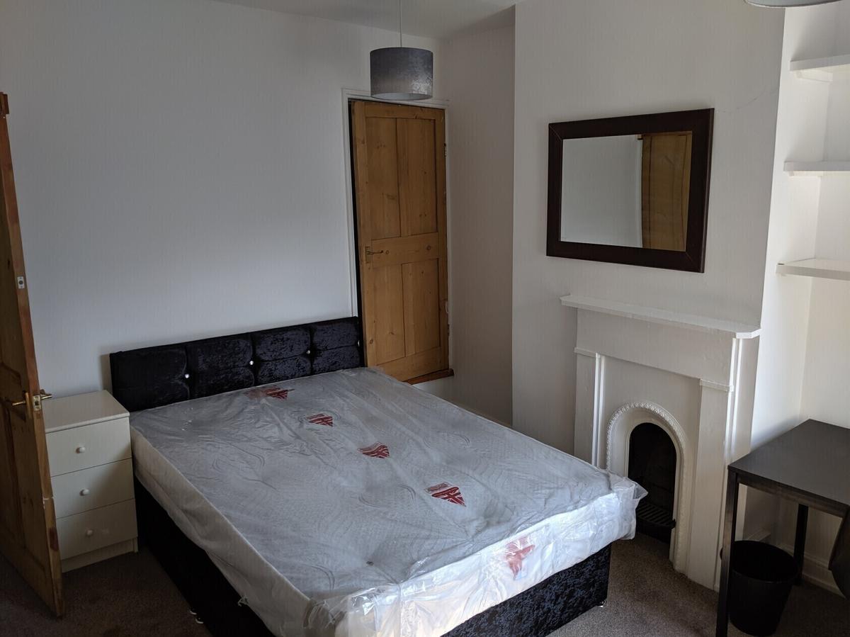 4 bedroom apartment for rent Knighton Lane, Leicester, LE2 8BH UniHomes