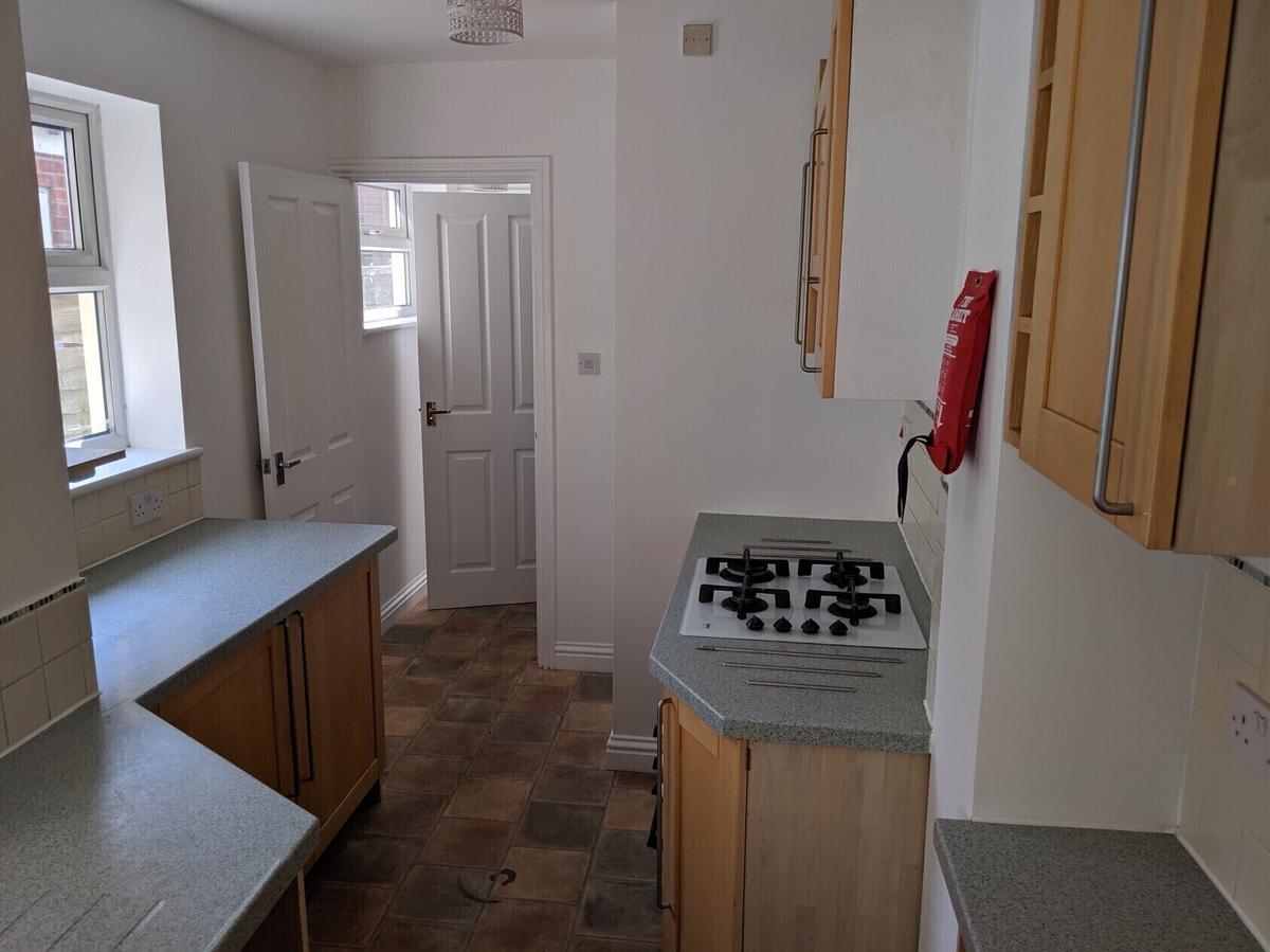 4 bedroom apartment for rent Knighton Lane, Leicester, LE2 8BH UniHomes