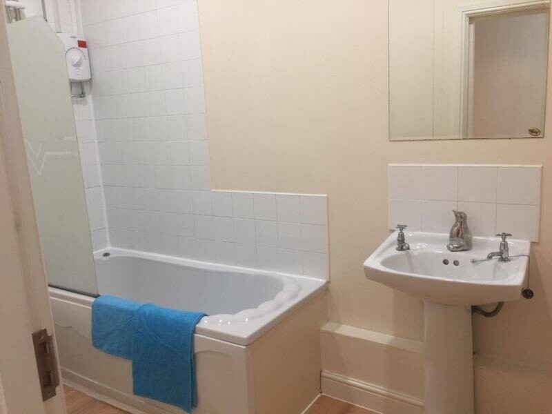 2 bedroom house for rent Ridgeway House, Grosvenor Road, Leeds, LS6 2DZ UniHomes