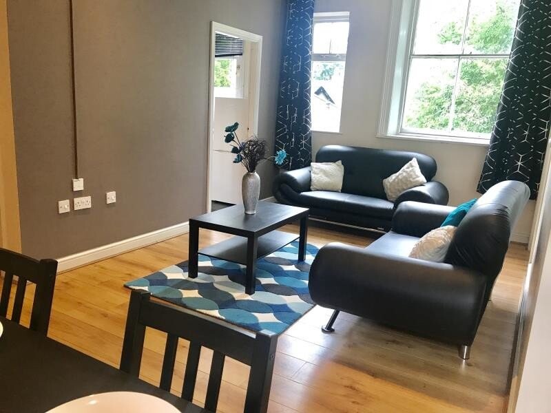 2 bedroom house for rent Ridgeway House, Grosvenor Road, Leeds, LS6 2DZ UniHomes