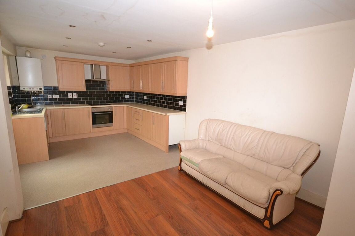 3 bedroom apartment for rent Lilac Crescent Nottingham, NG9 1PX UniHomes
