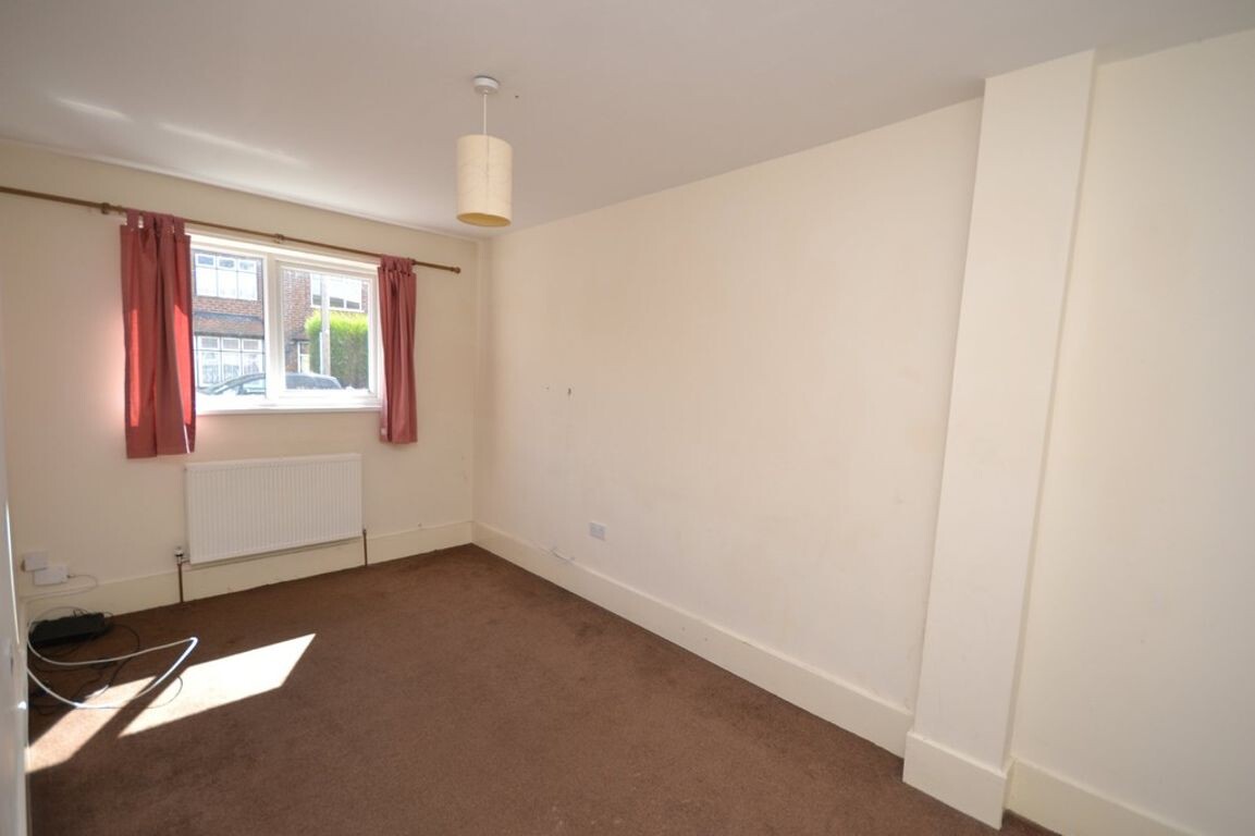 3 bedroom apartment for rent Lilac Crescent Nottingham, NG9 1PX UniHomes