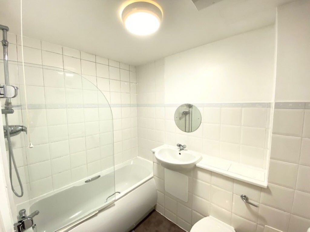 3 bedroom apartment for rent Bingley Court, Canterbury, CT1 2SX UniHomes