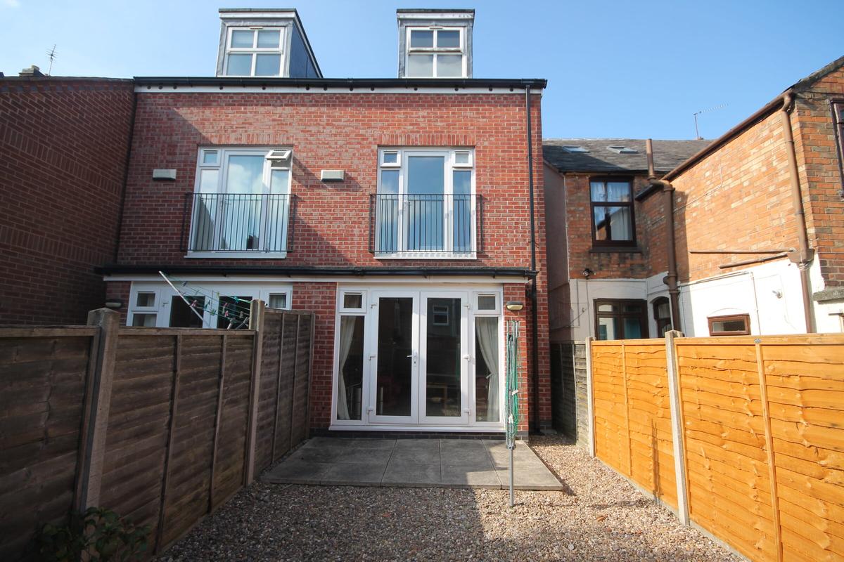 3 bedroom house for rent Latimer Street, Leicester, LE3 0QE UniHomes